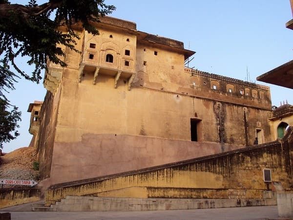 nahargarh fort