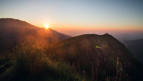 Hike Little Adam’s Peak and visit Nine Arch Bridge Photo 1