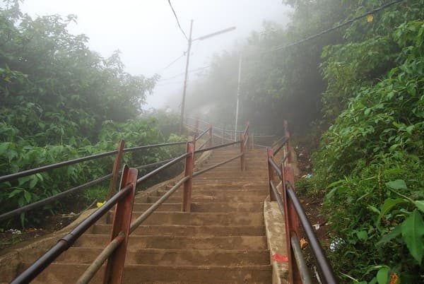 Pilgrimage hike to Adam’s Peak (Sri Pada) Photo 3