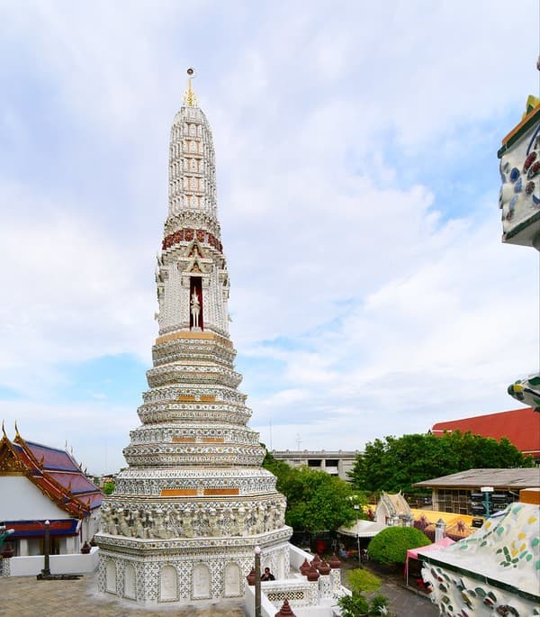 Wat Arun (Temple of Dawn) Photo 2