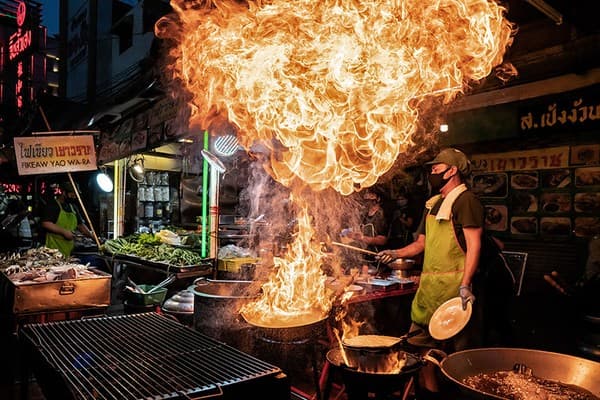 Chinatown (Yaowarat) street food crawl