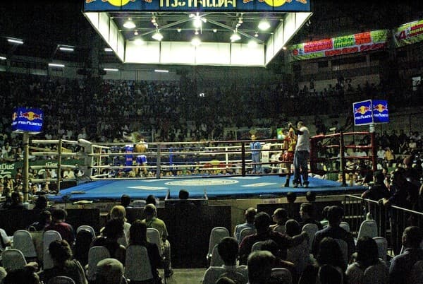 Muay Thai match at Rajadamnern or Lumpinee Photo 3
