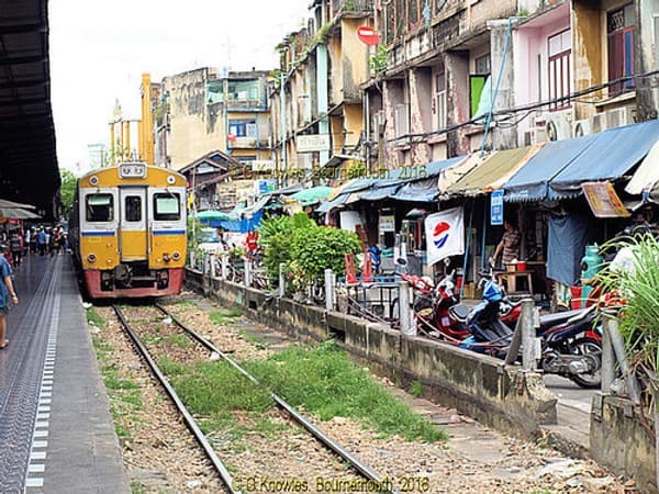 Maeklong Railway Market Photo 1
