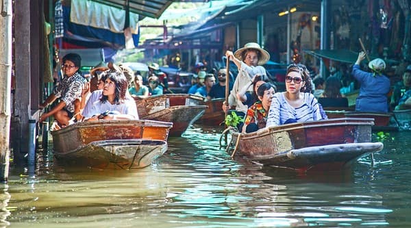 Damnoen Saduak Floating Market Photo 2