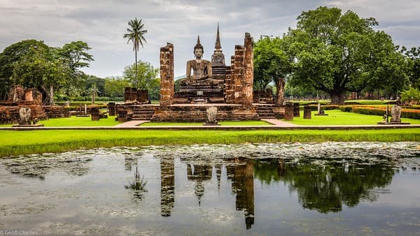 Sukhothai Historical Park sunrise cycling Photo 2