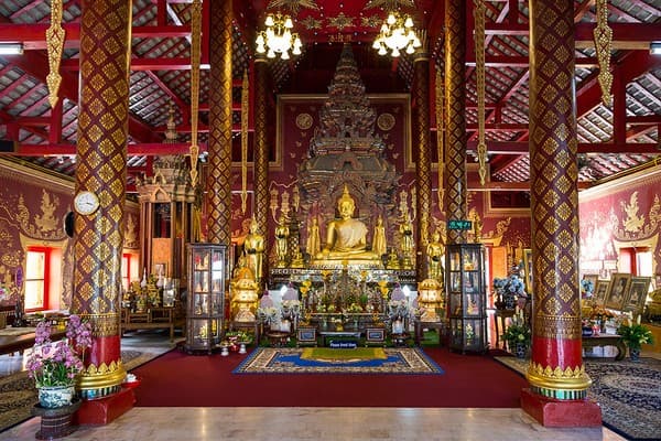 Chiang Mai Old City temples walking tour Photo 2