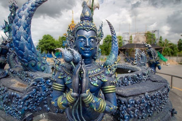 Blue Temple (Wat Rong Suea Ten) & Black House (Baan Dam) Photo 2