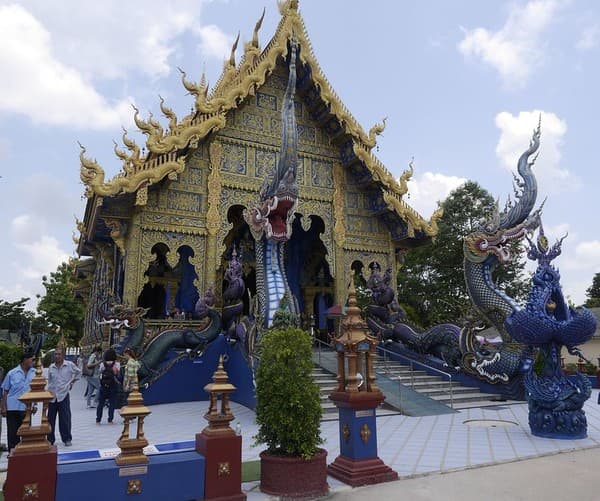 Blue Temple (Wat Rong Suea Ten) & Black House (Baan Dam) Photo 1