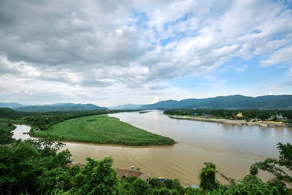 Golden Triangle viewpoint & boat trip Photo 3