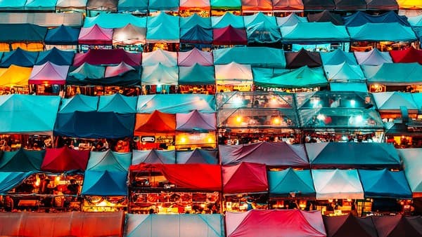 Rot Fai Train Night Market Photo 1