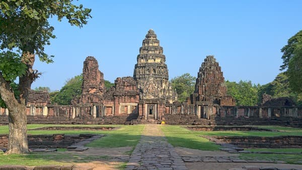 Phimai Historical Park Photo 3