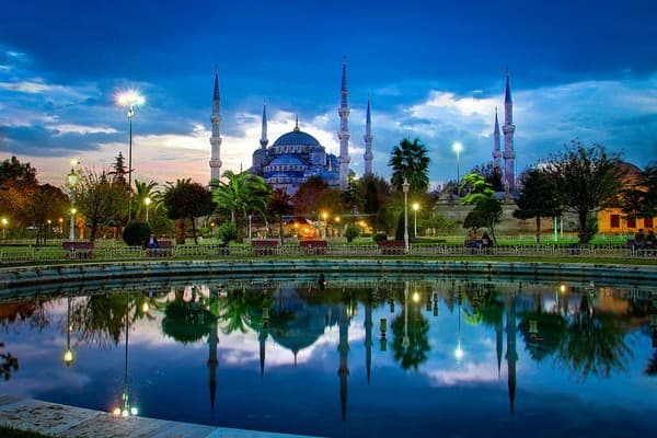 Blue Mosque (Sultan Ahmed Mosque) Photo 2
