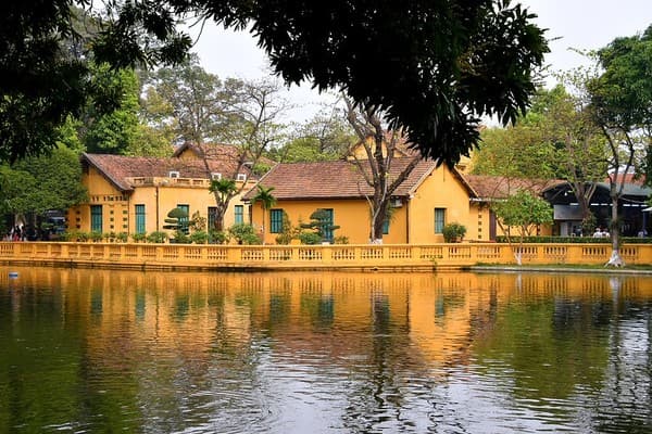Ho Chi Minh Mausoleum Complex & Ba Dinh area Photo 2