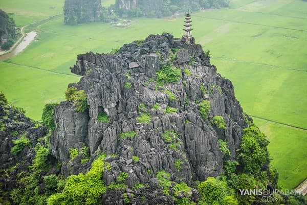 Hike to the Mua Cave viewpoint Photo 1