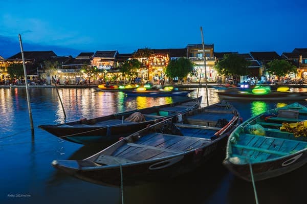 Twilight time in Hoi An ancient town Twilight time in Hoi An ancient town
