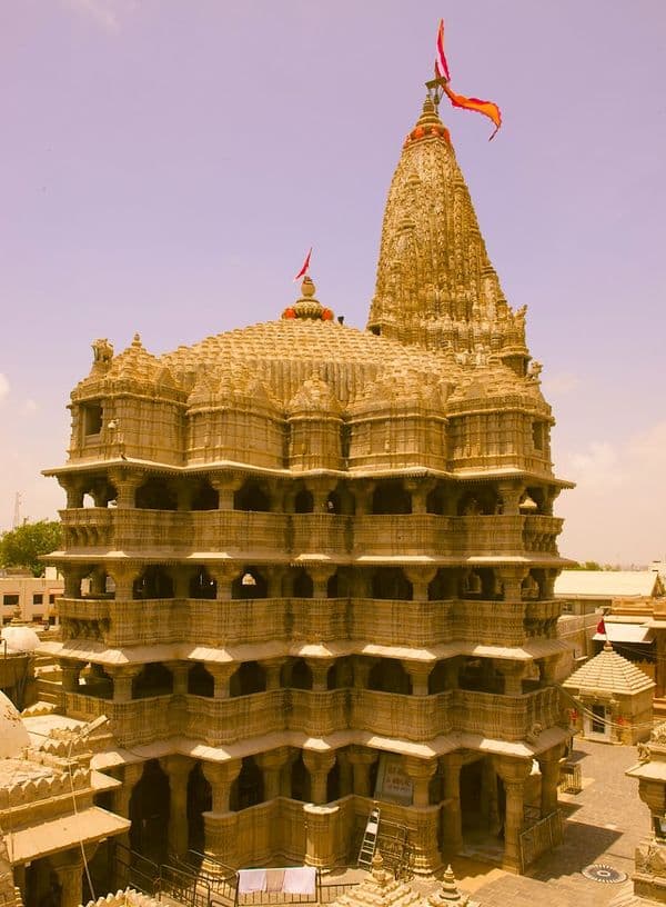 Sublime architecture: Dwarkadhish temple