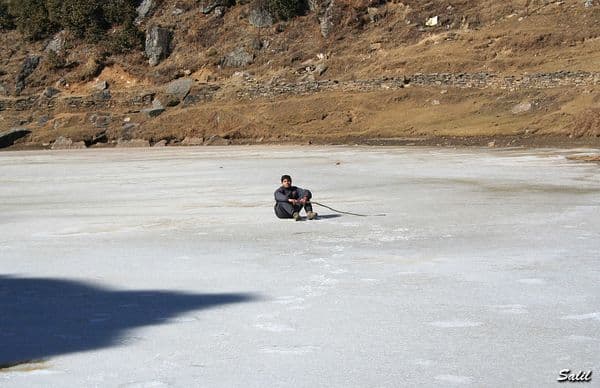 Frozen Serolsar lake
