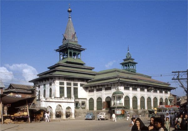 Masjid Dastgeer Sahib And Sufi Shrine