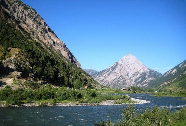 Mesmerizing Gurez Valley in Kashmir.
