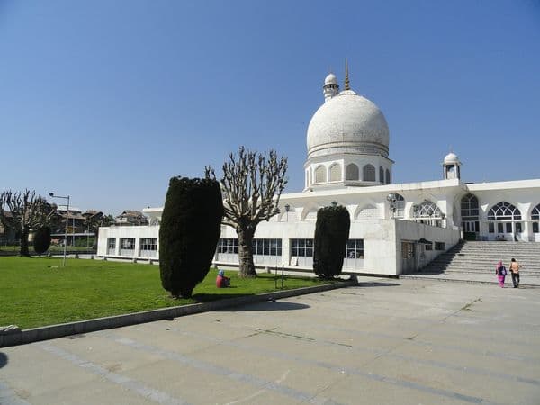 Hazratbal Shrine