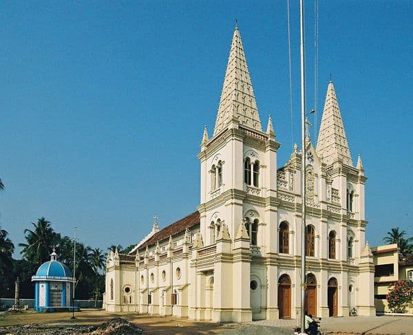 Santa Cruz Basilica Photo 0