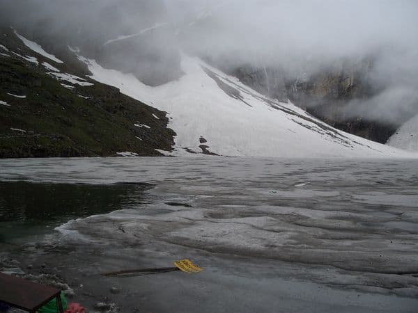 Hemkund Lake Photo 2