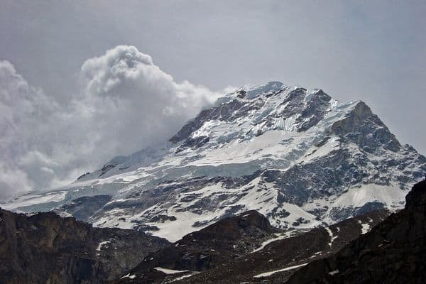 Neelkanth Peak Photo 3