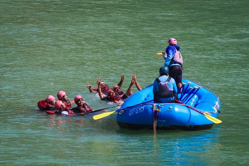 River Rafting in Himachal Pradesh: Best Rivers, Grades & Booking