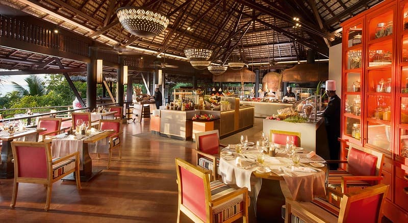 Seychelles Dining Customs: Essential Restaurant Etiquette Guide