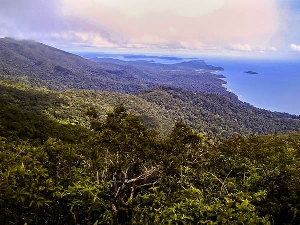 Saddle Peak trek Photo 2