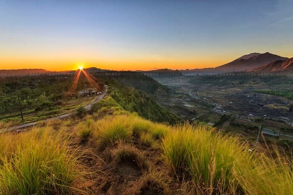 Sunrise viewpoint at Pinggan/King Kong Hill Photo 2