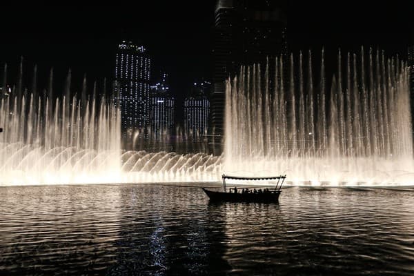 Dubai Fountain Show Photo 3