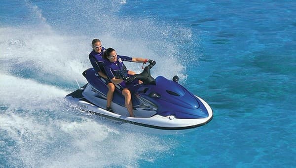 Water sports at Calangute Beach (jet ski, banana boat) Photo 3