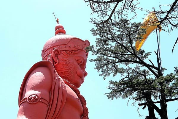 Jakhoo Temple trek Photo 1