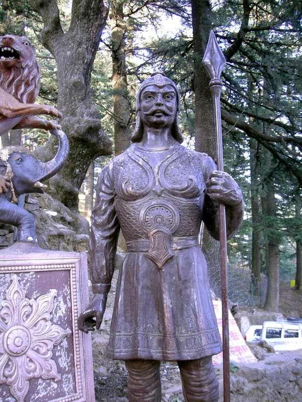Jakhoo Temple trek Photo 3