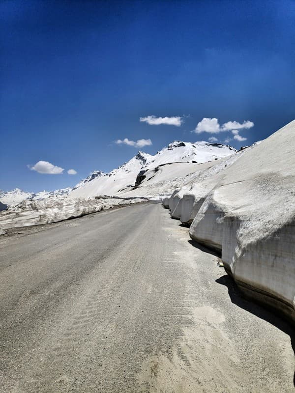 Rohtang Pass sightseeing drive Photo 3