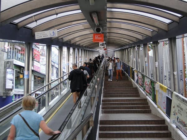 Central–Mid-Levels Escalator & SoHo stroll Photo 3