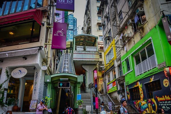 Central–Mid-Levels Escalator & SoHo stroll Photo 2