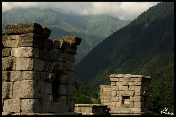 Explore Naranag Temple ruins and village Photo 2