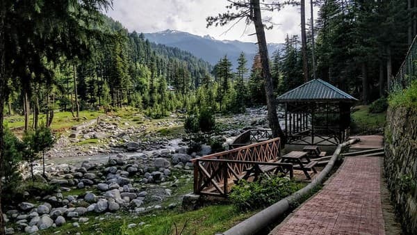 Bangus Valley camping and meadows Photo 2