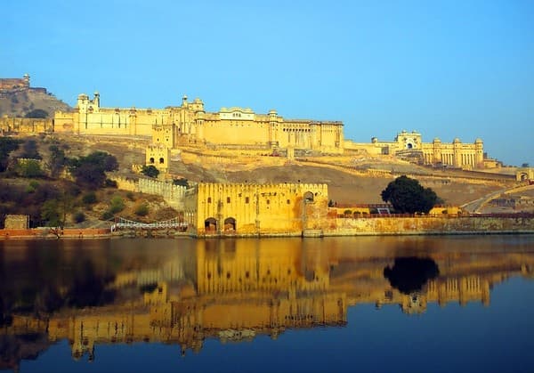 Maota Lake and Amber Fort near Jaipur, Rajasthan, India Maota Lake and Amber Fort near Jaipur, Rajasthan, India