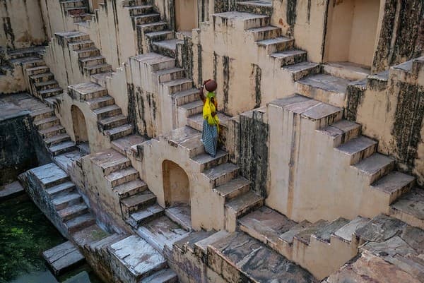 STEPWELL- PAANA MEENA KA KUND, JAIPUR, INDIA STEPWELL- PAANA MEENA KA KUND, JAIPUR, INDIA