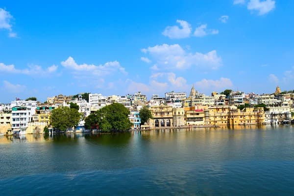 Lake Pichola, Udaipur, Rajasthan, India Lake Pichola, Udaipur, Rajasthan, India
