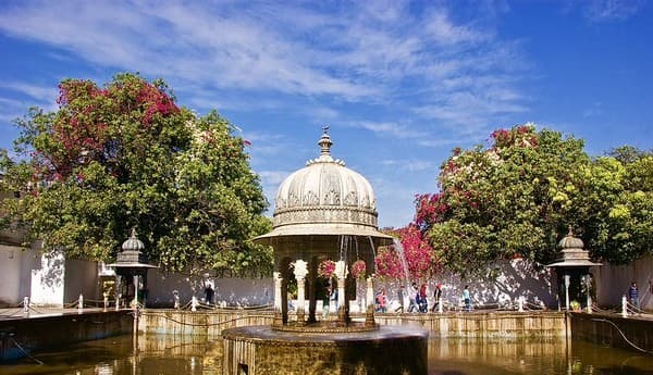 Saheliyon Ki Bari Saheliyon Ki Bari