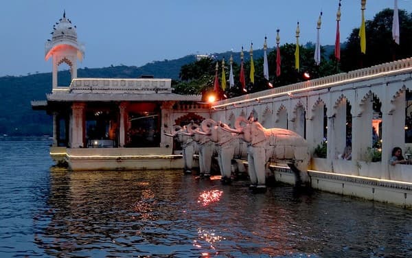 Arriving at Jag Mandir | Udaipur Arriving at Jag Mandir | Udaipur