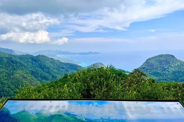 Trek in Morne Seychellois National Park Photo 2