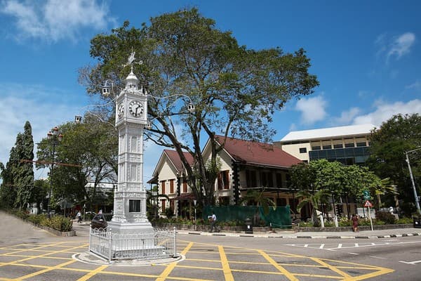 Victoria clocktower, museums and colonial landmarks Photo 1