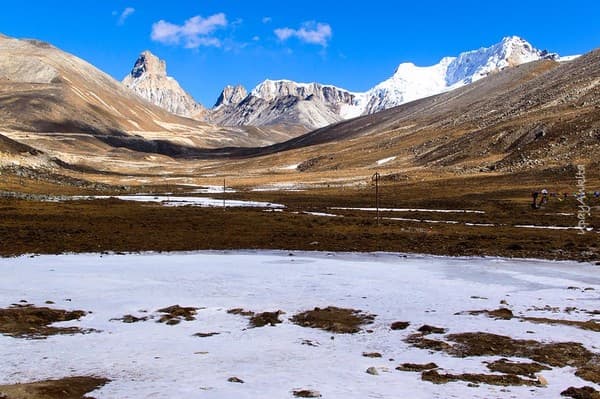 Zero Point (Yumesamdong) snowfields and high-altitude views Photo 2