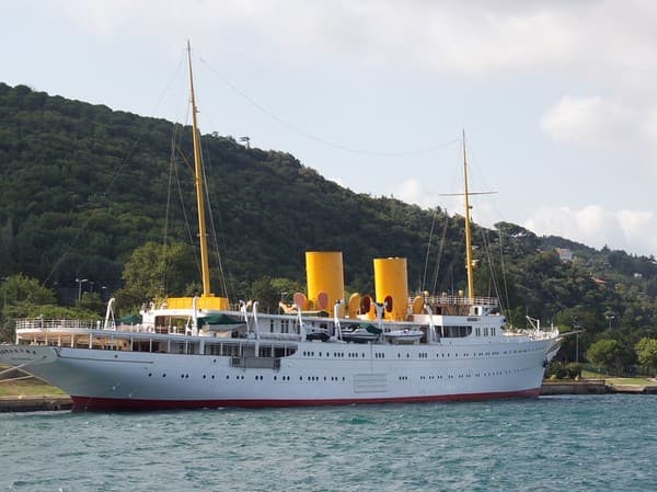 Bosphorus cruise Photo 3