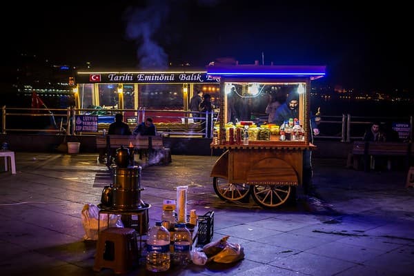 Istanbul street‑food tour (simit, döner, baklava, meze) Photo 3